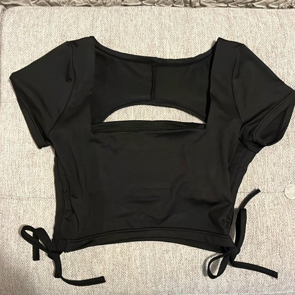Nikki Font 2 piece top and short -Size Small